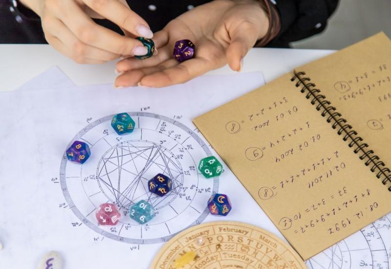 Vjerujete li u horoskop? - Koliko su precizni horoskopi? Profesionalna astrologinja objašnjava što nam stvarno mogu otkriti